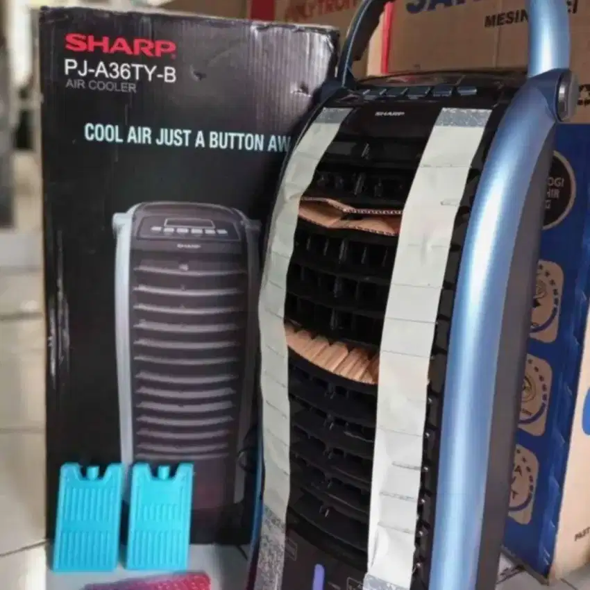 Air cooler~penyejuk udara Sharp ( pj-a36ty-w/b ) hitam/putih~remot