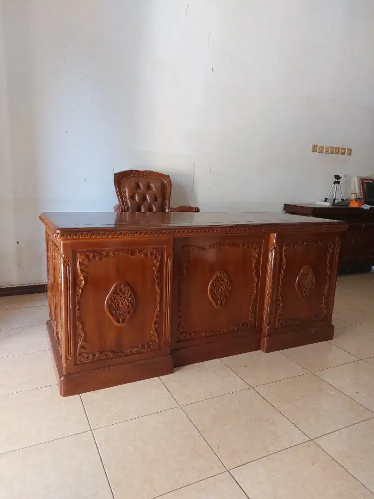 Meja Kantor Ukiran Jati Asli