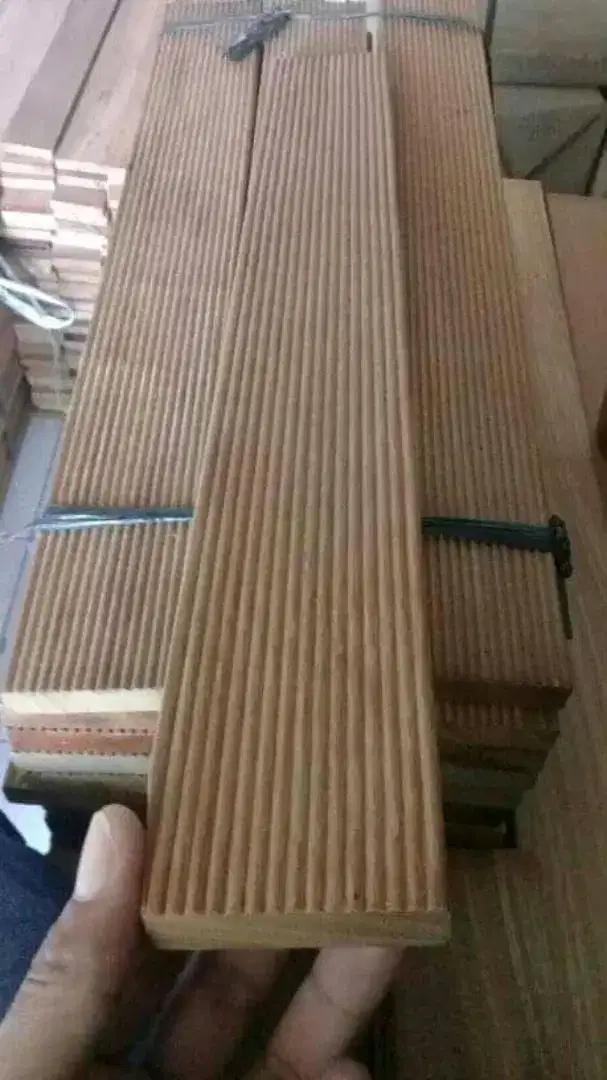 papan kayu bengkirai