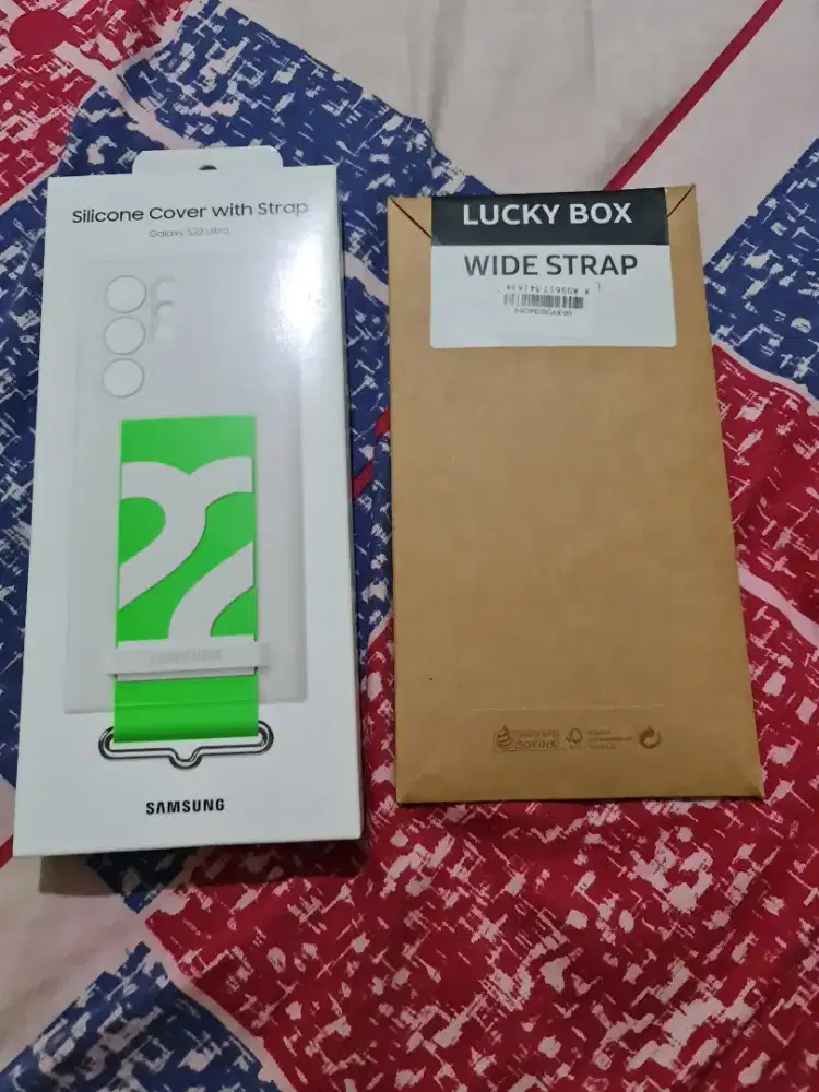 Silicone Cover with Strap Galaxy S22 ultra free Luckybox wide strap