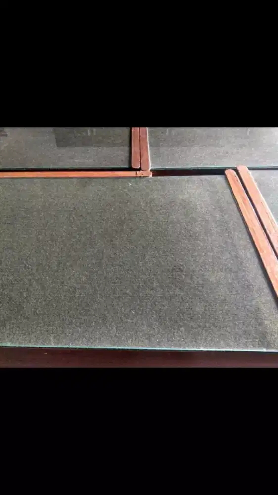 meja kerja jati kmbnasi+karpet +kaca1mtr on