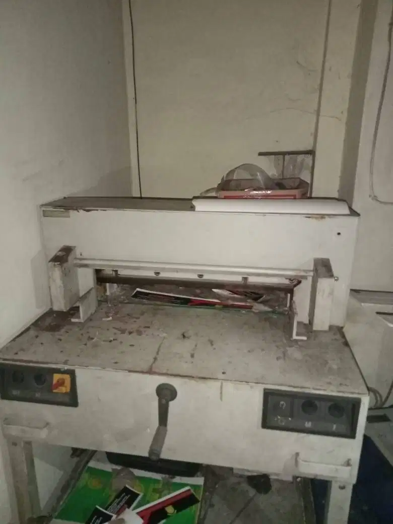 Mesin Potong Kertas Ideal