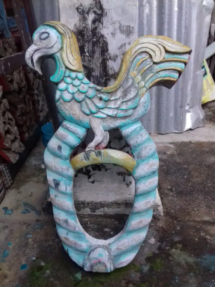 Ukiran primitif motif ayam, antik & unik