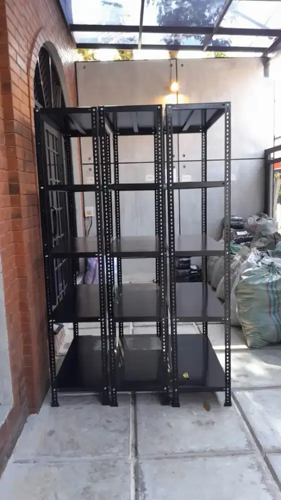 rak besi serba guna pisan