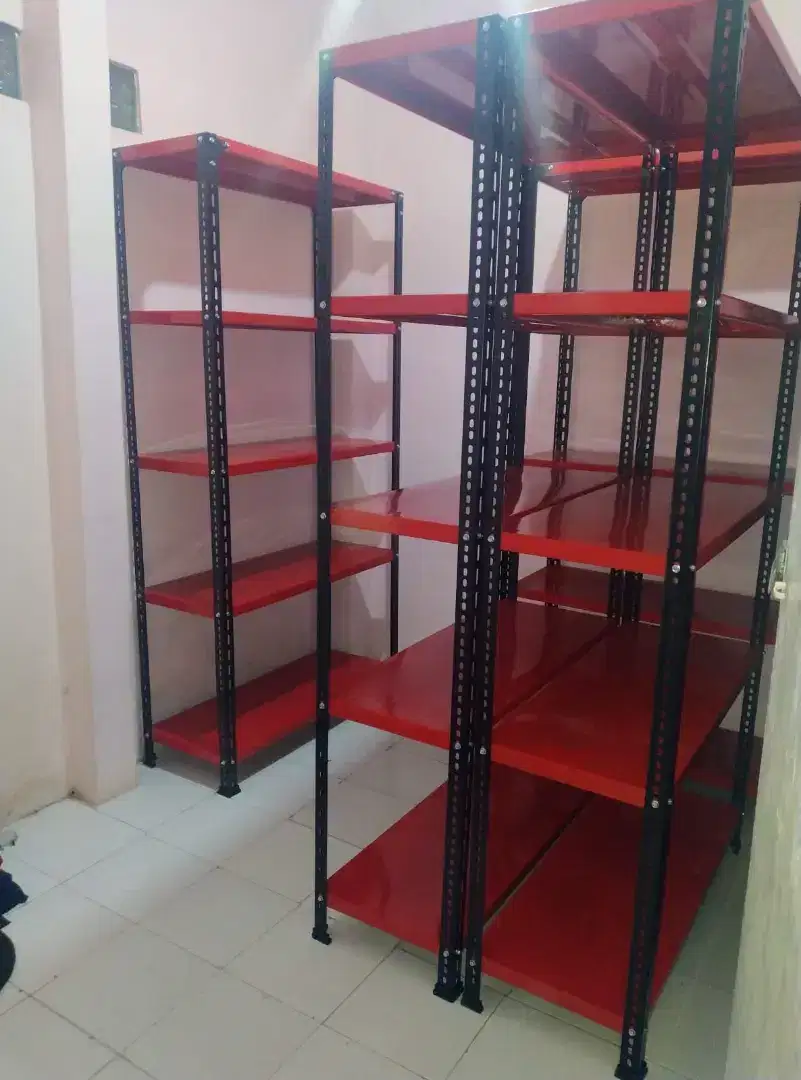 rak besi warna merah kokoh baru dan murah