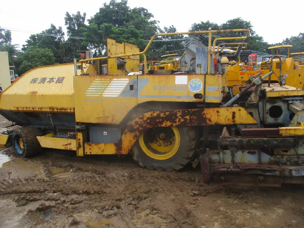 Asphalt Finisher Sumitomo HA60W lebar 6 Meter wheel Ex Japan