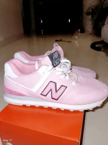 Sepatu clearance nb 574