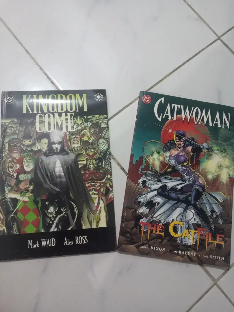 Jual Cepat Komik Original Kingdom Come& Catwoman