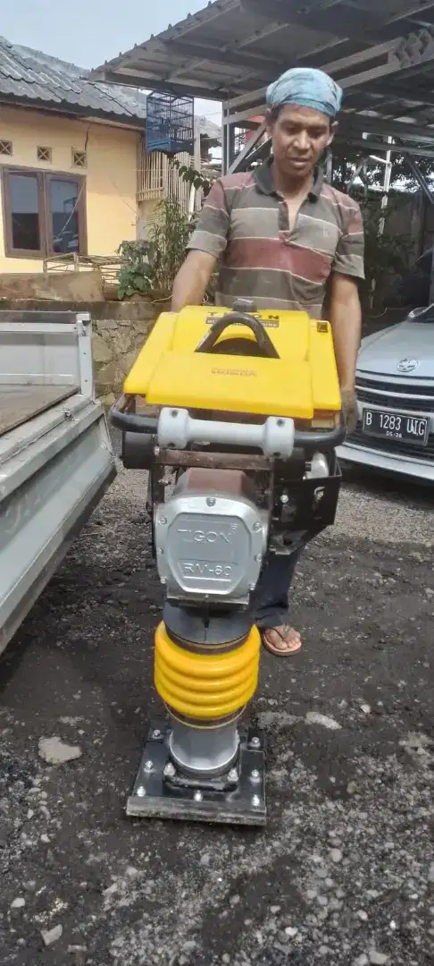 Baby roller jack hammer genset senso pemadat molen stamper kodok kuda