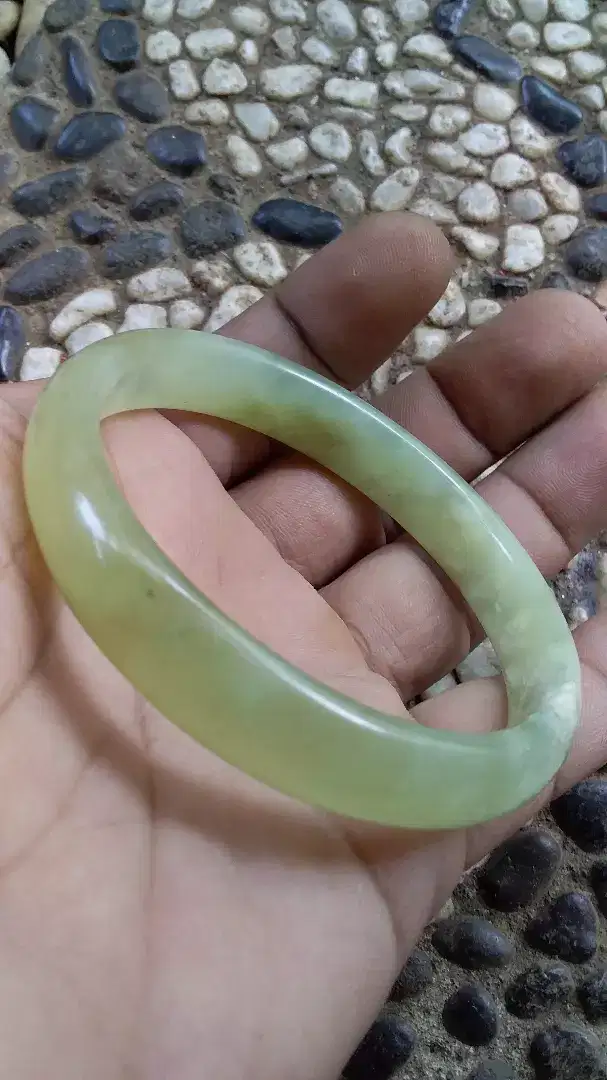 Gelang Batu Giok