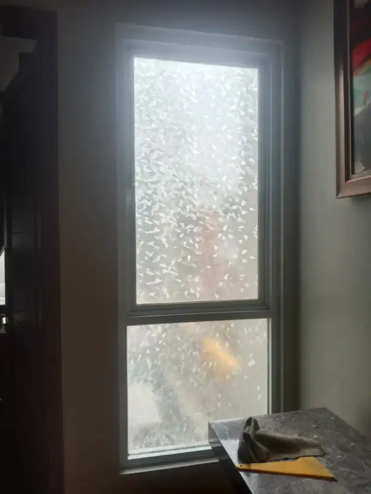 Jasa stiker kaca rumah/gedung