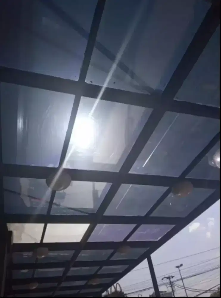 Stiker sanblas dan kaca film hitam