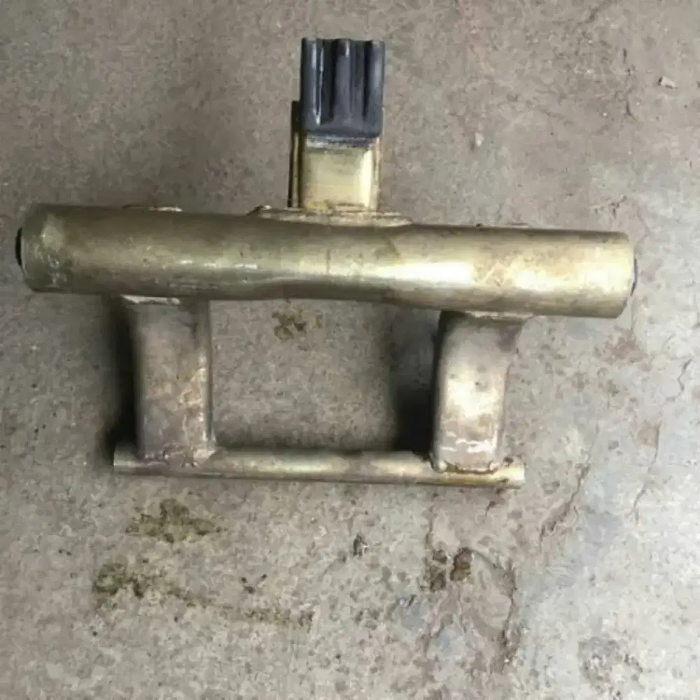 Engine mounting vario