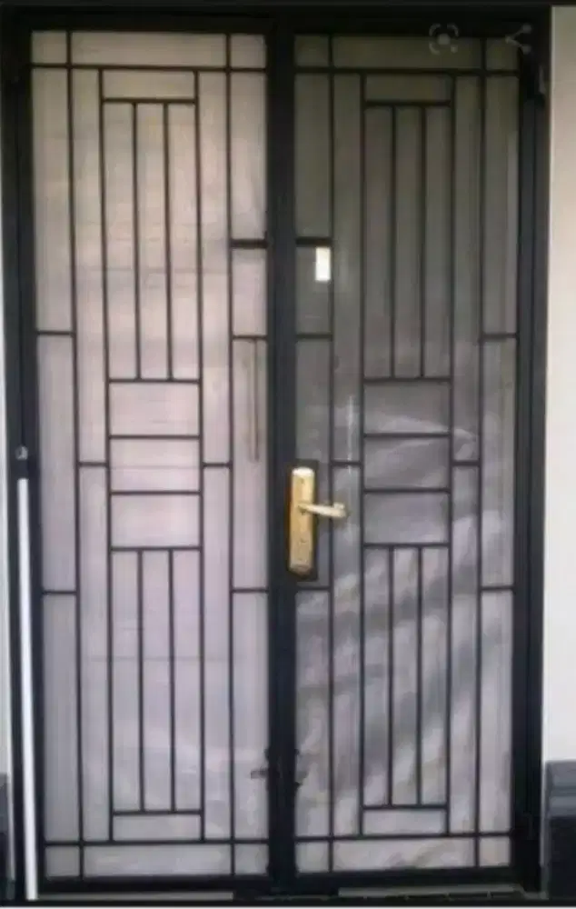 Terima pesanan pintu besi