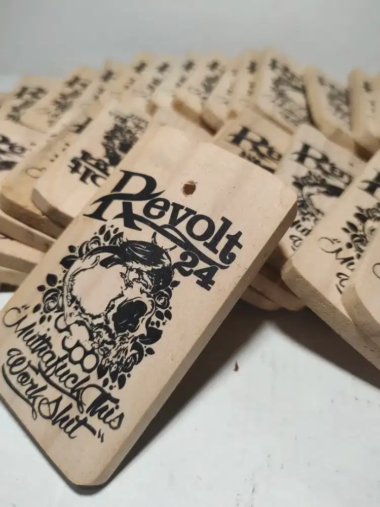 Gantungan Kunci Kayu Jati Belanda