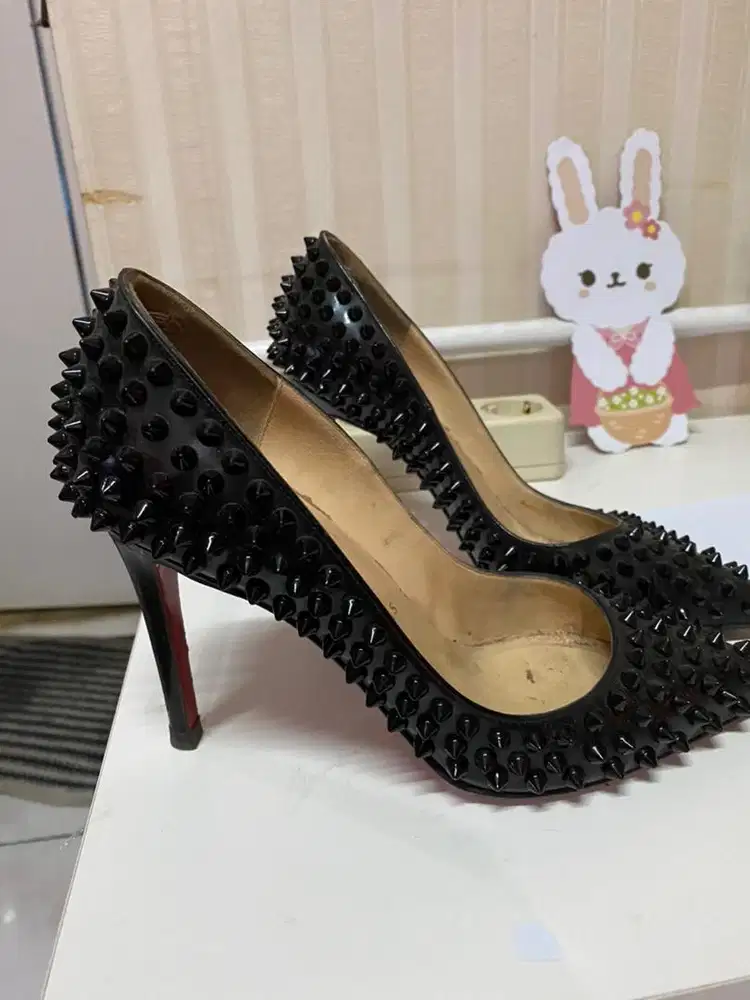 Sepatu Christian Louboutin ori keren size 37
