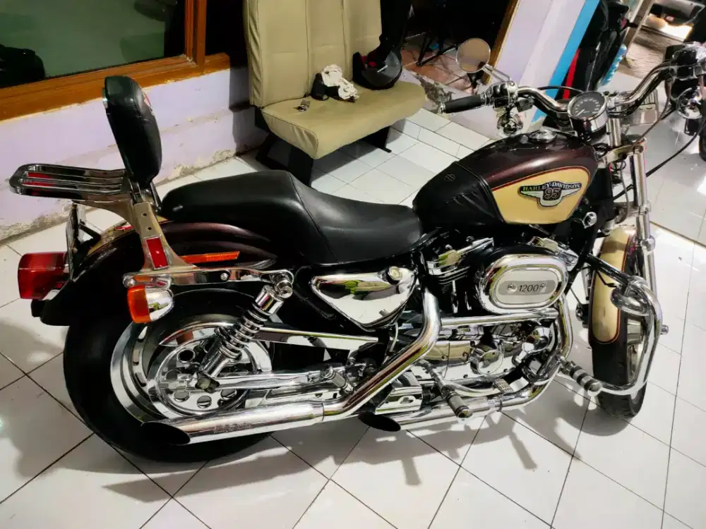 DIJUAL MOTOR HARLEY DAVIDSON SPORTSTER 1998 XL CUSTOM 95th ANNIVERSARY Motor Bekas 906711708