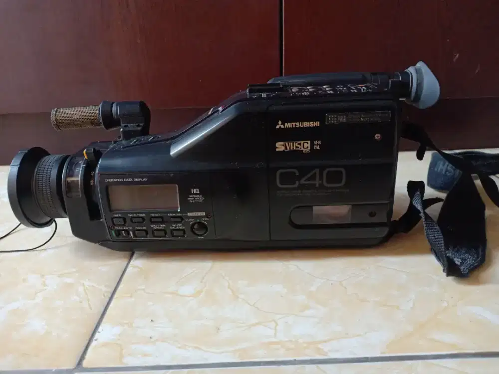 Video kamera jadul mitsubishi S VHS C40