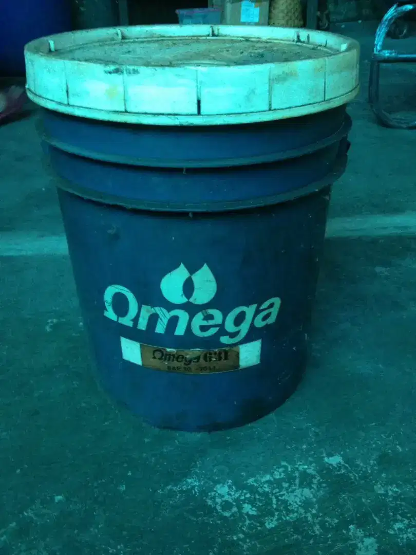 Oli OMEGA SAE 40 dan SAE 30