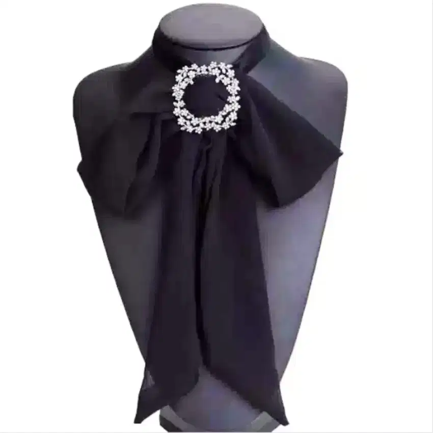 Kalung Choker model dasi kupu-kupu
