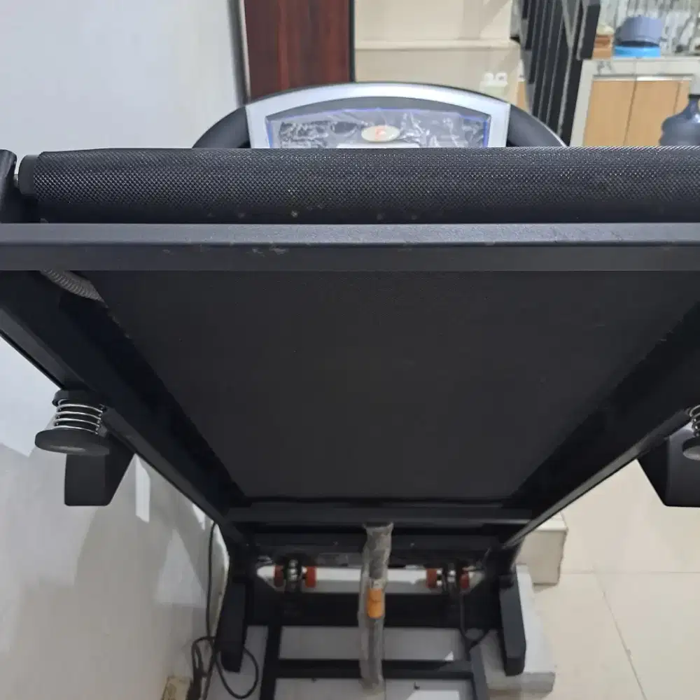 treadmill insport. usb. earphone. max speed 12km. semua fungsi normal