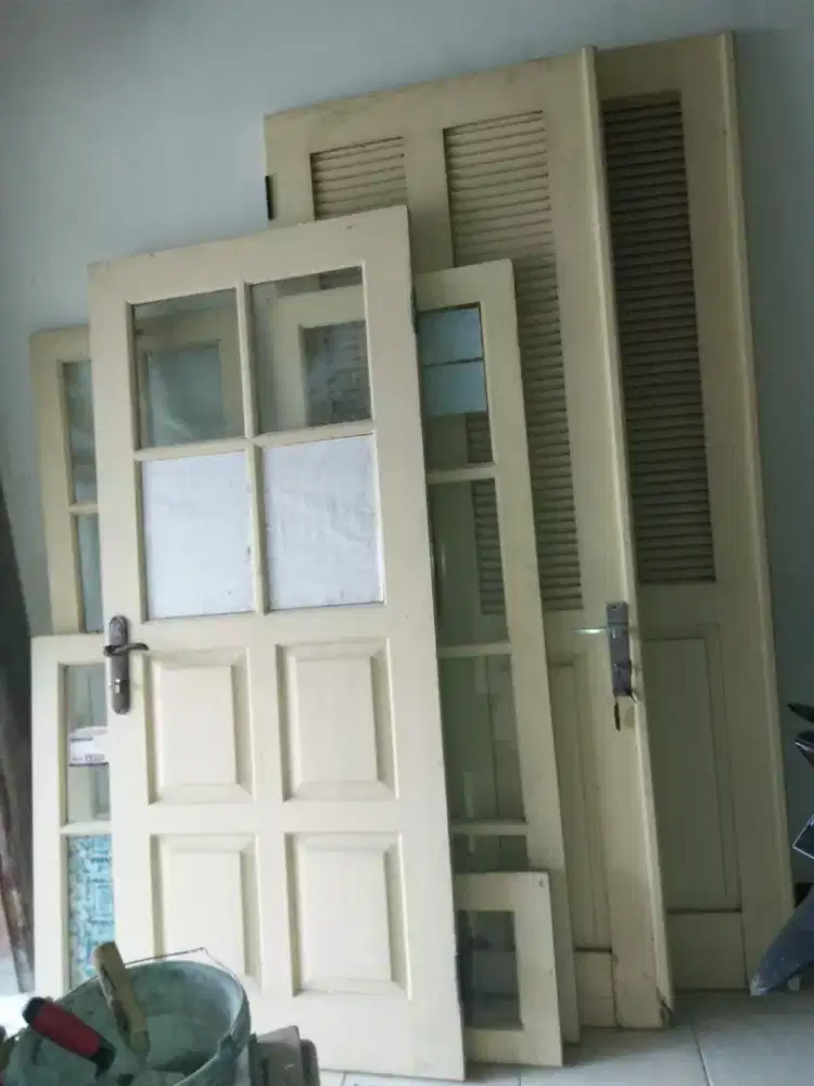 Terima pesenan daun pintu kusen jndela cat duco mlamik plitur dll