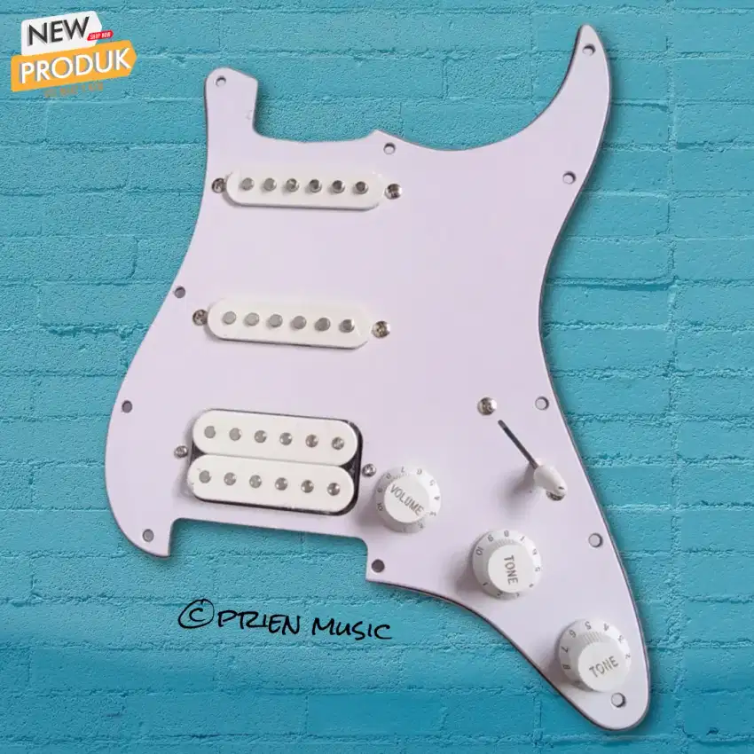 Wired pickguard stratocaster fender squire HSS original