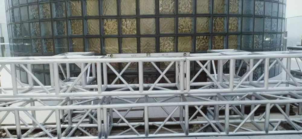 MENYEWAKAN GAWANGAN RIGGING ALUMINIUM TANGERANG