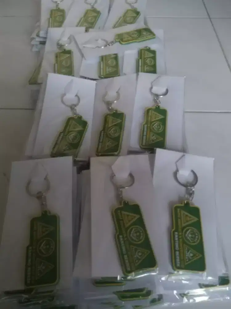 GELANG DAN TEMPELAN KULKAS DARI KARET