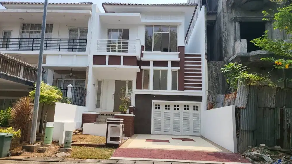 Rumah PIK Crown Golf (Ukuran 8x23 m2) Disewakan Rumah & Apartemen