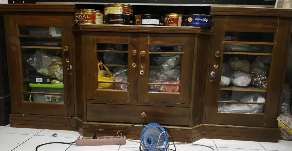 Lemari kayu jati  asli  tv pajangan panjang 200 tinggi 87