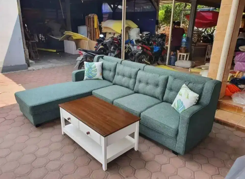 Sofa selonjor minimalis