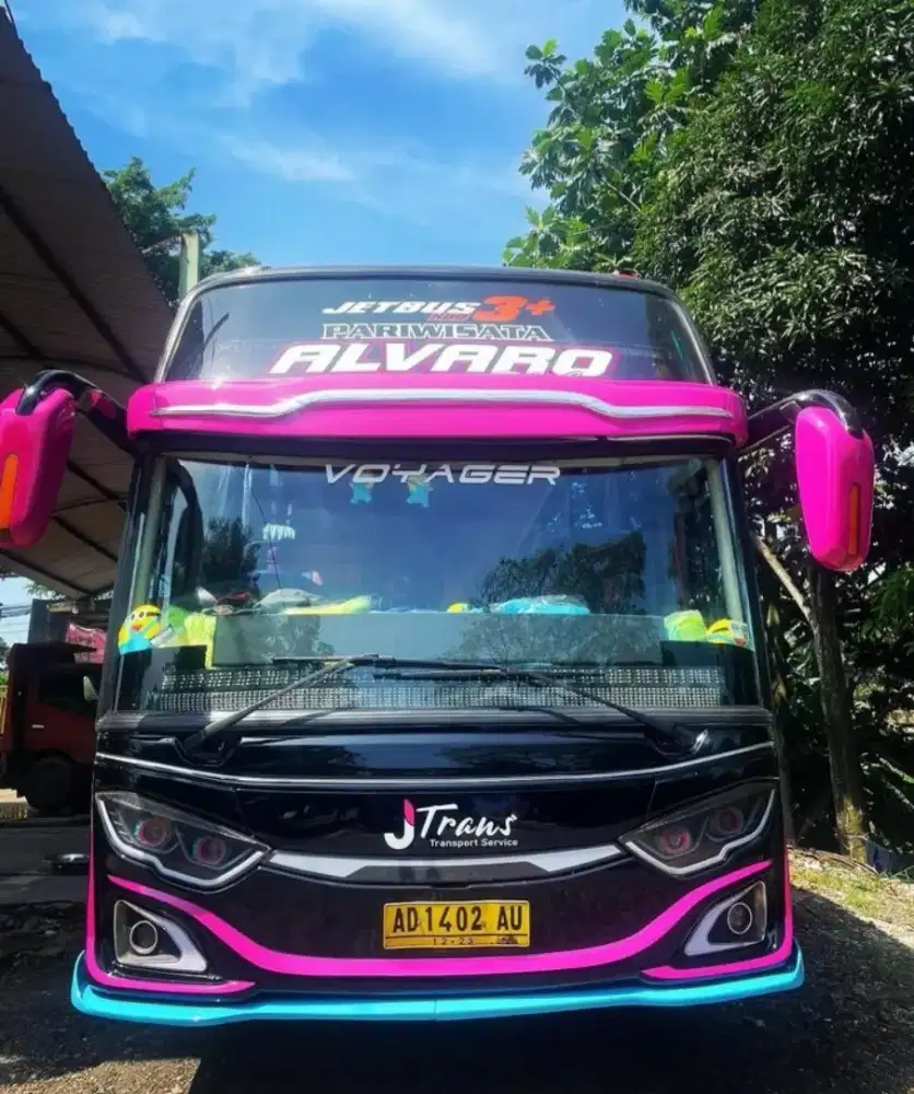 BUS PARIWISATA TER PERCAYA