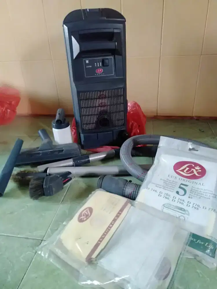 Vacuum cleaner lux royal D790