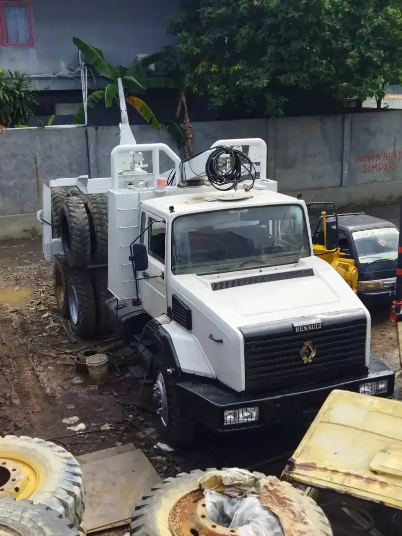 LOGGING Truk truck Renault CBH 385 + POLE TRAILER