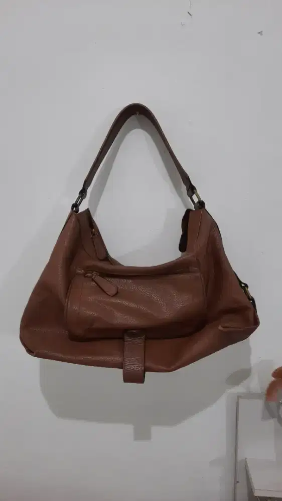 Tas Wanita Papirut, warna coklat tawny, kulit sapi asli.