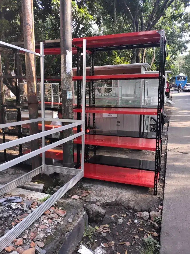 rak besi kuat dan kokoh