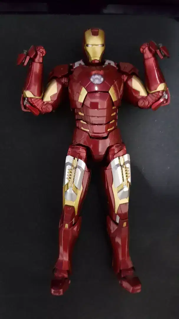 Shf iron man mark 7 original bandai bib
