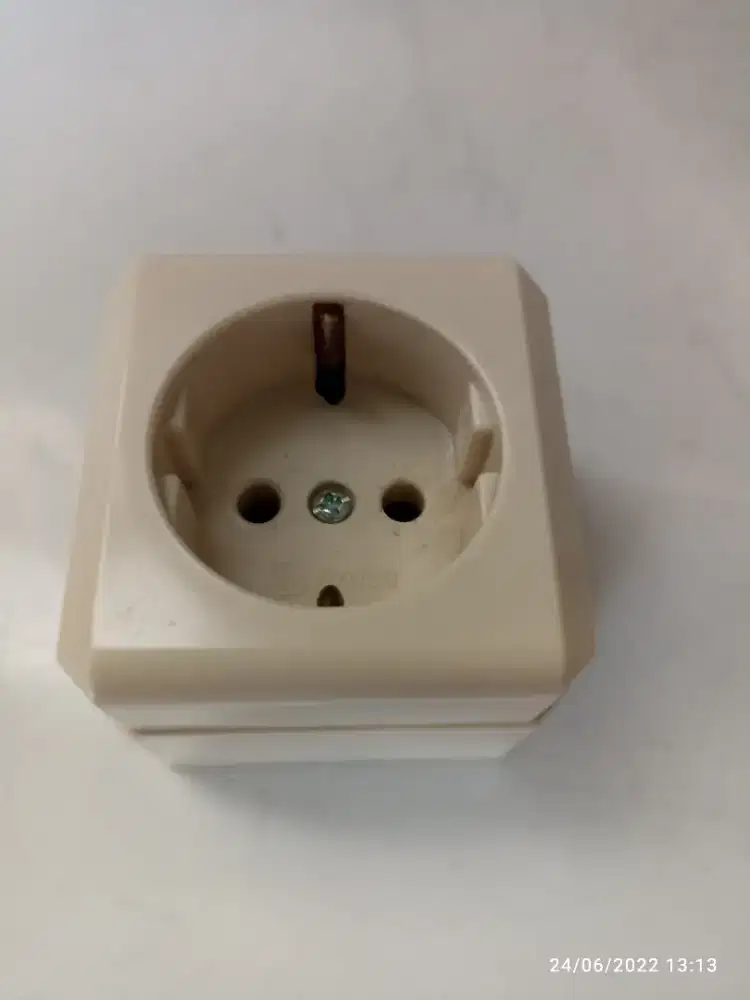 stop kontak broco tempel