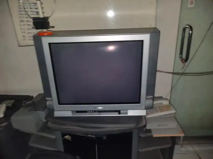 TV bekas 27in merk toshiba