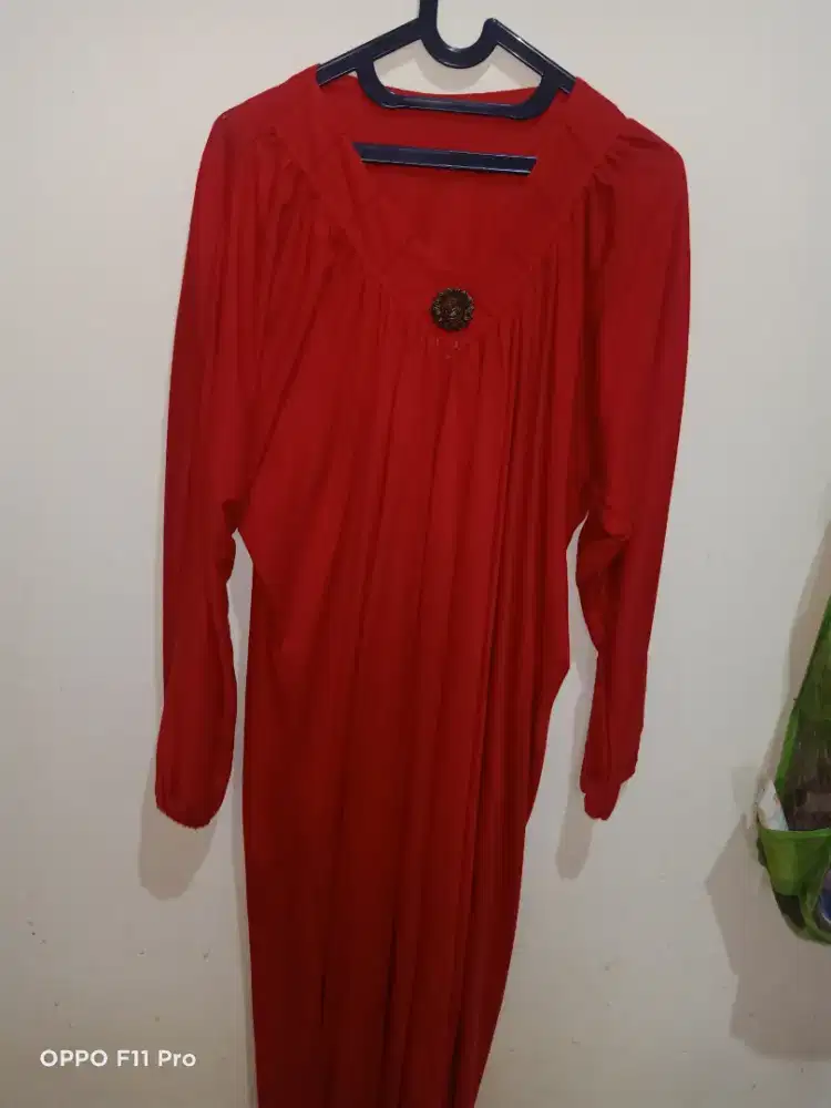 Gamis wanita warna merah