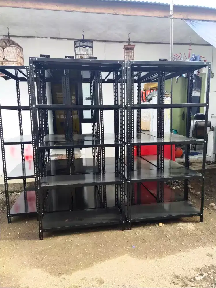 rak besi warna hitam alas plat  kuat dan kokoh