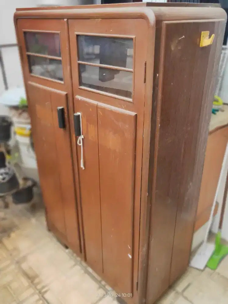 Lemari Jati Antik bahan kayu JATI - 1954. utk baju