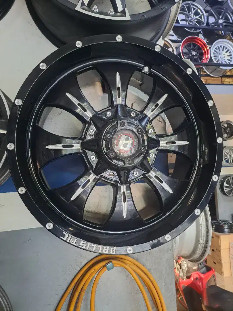 Velg ballistic R20 pcd 6x139 lebar 9 et 15