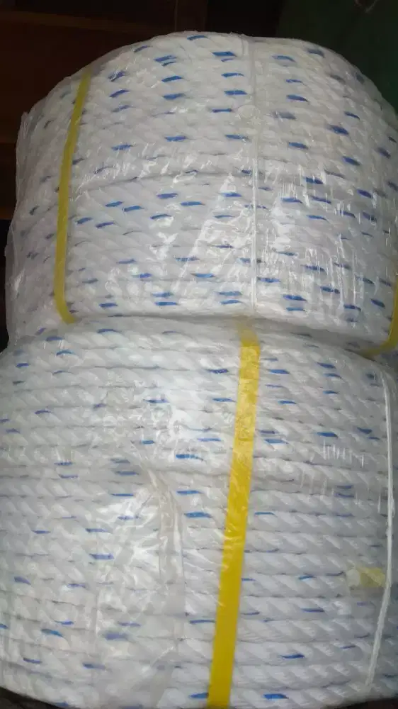 tali tambang/ tampar jenis propheilyn (PP) 12mm