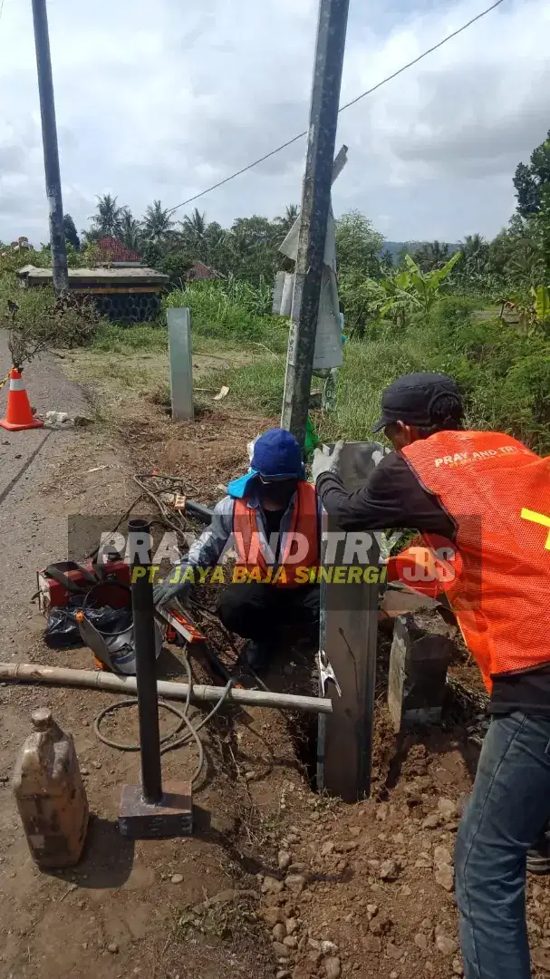 Pagar pengaman jalan raya