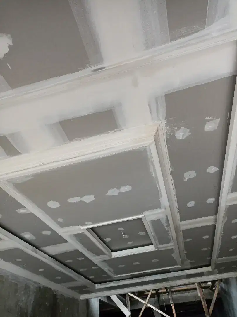 Pemasangan plafon gypsum rapih