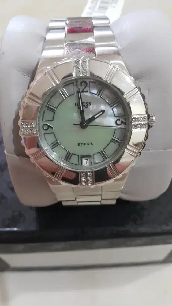 Jam tangan Guess Stell