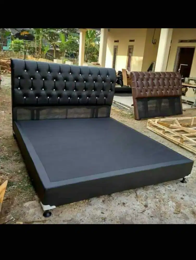 Dipan wrna coklat dan bergaransi