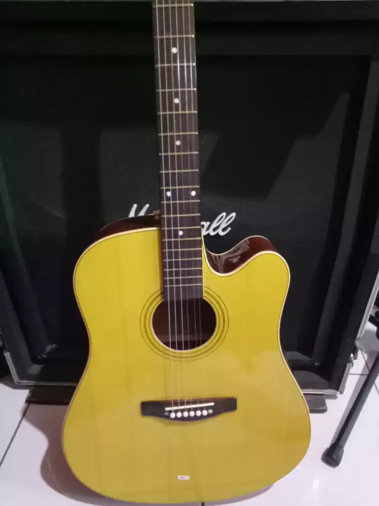 Gitar model Yamaha FG-900 jumbo new